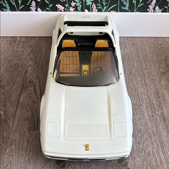VINTAGE MATTEL BARBIE white Ferrari car 1980’s with original box!! - Picture 5 of 17